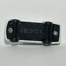 Load image into Gallery viewer, Toyota Celsior - Diecast Mini Car - White - Cuchiwaii