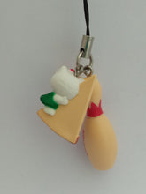 Cargar imagen en el visor de la galería, Round1 X Hello Kitty Strappin Strap Key Holder