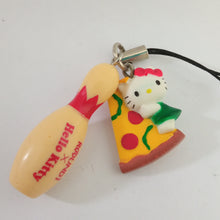 Cargar imagen en el visor de la galería, Round1 X Hello Kitty Strappin Strap Key Holder