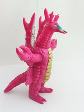 Cargar imagen en el visor de la galería, Ultraman Kaiju ARIBUNTA Hard Vinyl Sofubi Softvi Figure 1992 Japan