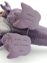 Cargar imagen en el visor de la galería, Ultraman Kaiju COTTON-POPPE GOLD BOMBER Soft Vinyl Sofubi Softvi Figure 1996 Japan