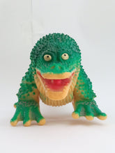Cargar imagen en el visor de la galería, Ultraman Kaiju GAMAKUJIRA Soft Vinyl Sofubi Softvi Figure 1993 Japan