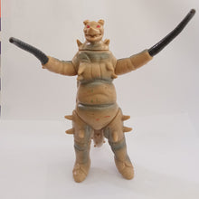 Cargar imagen en el visor de la galería, Ultraman Kaiju GUDON JACK Soft Vinyl Sofubi Softvi Figure 1984 Japan