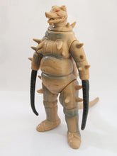 Cargar imagen en el visor de la galería, Ultraman Kaiju GUDON JACK Soft Vinyl Sofubi Softvi Figure 1984 Japan
