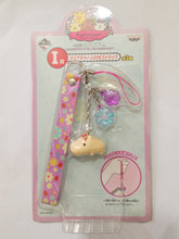 Cargar imagen en el visor de la galería, Ichiban Kuji Kapibara-san Fluffy Flower The 7th Anniversary Prize I Strap with clear charm