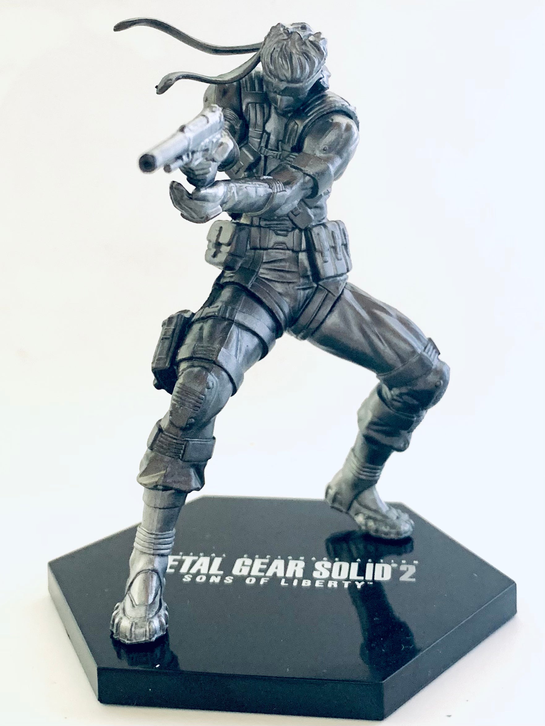 Metal Gear Solid 2 Sons of Liberty Figma Action Figure Solid Snake MGS2  Ver. 16 cm Merchandise - Zavvi US