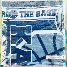 Cargar imagen en el visor de la galería, Kuroko's Basketball - Utsune High School - Fleece Blanket