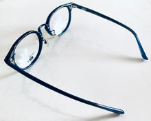 Cargar imagen en el visor de la galería, Bungo Stray Dogs x Megane Ichiba Osamu Dazai Glasses “Six Years Ago”