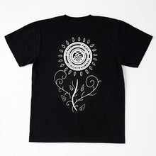 Cargar imagen en el visor de la galería, Yumi Wakatsuki Member Design T-shirt Black M Size "Nogizaka 46 Artworks almost all exhibition" - Cuchiwaii