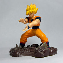 Cargar imagen en el visor de la galería, Dragon Ball Z - Son Goku SSJ - Figure - DBC2
