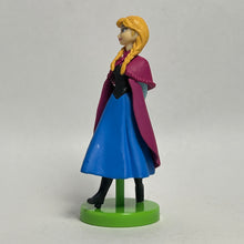 Cargar imagen en el visor de la galería, Frozen - Anna - Trading Figure - Choco Egg (38)
