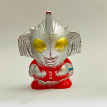 Cargar imagen en el visor de la galería, Ultraman Taro - Mother of Ultra - Finger Puppet - SD Figure
