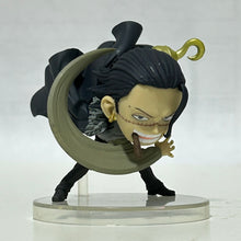 Cargar imagen en el visor de la galería, One Piece Stampede - Sir Crocodile - Trading Figure - Bandai Shokugan - Candy Toy
