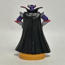 Cargar imagen en el visor de la galería, Toy Story 2 - Emperor Zurg - Trading Figure - Choco Egg (6)
