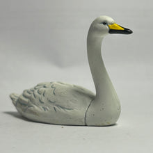 Cargar imagen en el visor de la galería, Whooper swan - Trading Figure - Miniature - 055C
