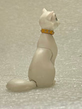 Load image into Gallery viewer, The Aristocats - Marie - Disney Choco Party Part 6 - Trading Figure (140)
