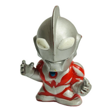 Cargar imagen en el visor de la galería, Mega Monster Battle Ultra Galaxy: The Movie - Ultraman Belial - Finger Puppet - SD Figure - Early ver.
