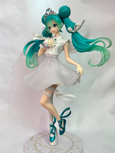 Load image into Gallery viewer, Piapro Characters - Hatsune Miku - SPM Figure - 15th Anniversary KEI Ver.
