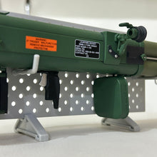 Cargar imagen en el visor de la galería, M202 FLASH ("Flame Assault Shoulder") - Rocket Launcher - Model Toy
