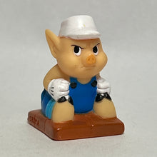 Cargar imagen en el visor de la galería, Three Little Pigs - Practical Pig - Trading Figure (14)

