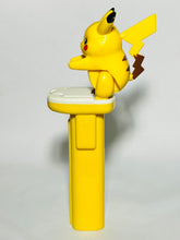 Cargar imagen en el visor de la galería, Pocket Monsters - Pikachu - Candy Dispenser - PEZ - Pokémon de Catch
