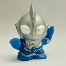 Cargar imagen en el visor de la galería, Ultraman Cosmos (Luna Mode) - Finger Puppet - SD Figure
