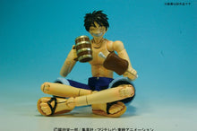 Cargar imagen en el visor de la galería, One Piece - Monkey D. Luffy - MG Figurerise - 1/8
