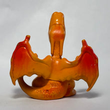 Cargar imagen en el visor de la galería, Pokémon - Charizard - Trading Figure - MC
