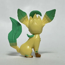 Cargar imagen en el visor de la galería, Pokémon Sun &amp; Moon - Leafia / Leafeon - Mini Figure
