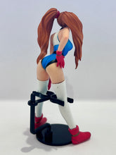 Cargar imagen en el visor de la galería, Numan Athletics - Sharon - Trading Figure - SR
