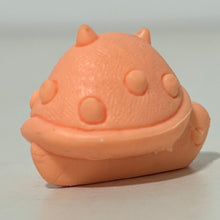 Cargar imagen en el visor de la galería, Super Mario Bros. - Togezou / Spiney - Eraser / Keshigomu - Meat ver.
