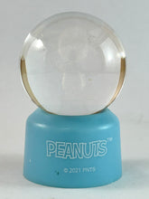 Cargar imagen en el visor de la galería, Peanuts - Linus van Pelt - Snoopy Clear Ball Light Part 2

