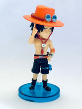 Cargar imagen en el visor de la galería, One Piece - Portgas D. Ace - OP World Collectable Figure vol.32 - WCF
