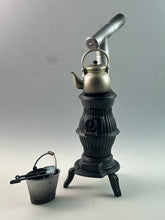 Cargar imagen en el visor de la galería, Daruma Stove - Miniature - Trading Figure
