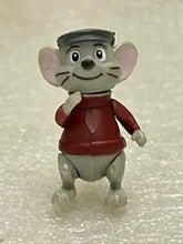 Cargar imagen en el visor de la galería, The Rescuers - Bernard - Disney Choco Party Part 1 - Trading Figure (018)
