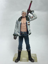 Cargar imagen en el visor de la galería, One Piece - Smoker  - Trading Figure
