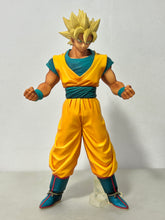Load image into Gallery viewer, Dragon Ball Z - Son Goku SSJ - Master Stars Piece
