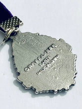 Cargar imagen en el visor de la galería, Glass No Kamen / Glass Mask - Masumi Hayami &amp; Kitayima Maya - Purple Book Charm
