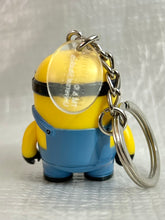 Cargar imagen en el visor de la galería, Despicable Me - Bob - USJ Figure Keychain
