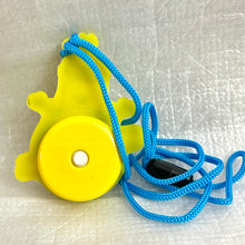 Cargar imagen en el visor de la galería, Despicable Me - Kevin - USJ Minion Shiny Charm - Neck Strap with Light-up Charm
