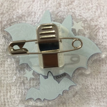 Cargar imagen en el visor de la galería, Osomatsu-san - Matsuno Karamatsu - Acrylic Badge - Halloween ver.
