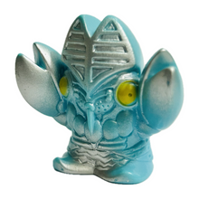 Cargar imagen en el visor de la galería, Ultraman - Alien Baltan - Finger Puppet - Kaiju - Monster - SD Figure
