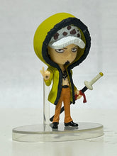 Cargar imagen en el visor de la galería, One Piece Stampede - Trafalgar Law - Trading Figure - Bandai Shokugan - Candy Toy
