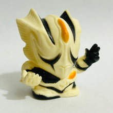 Cargar imagen en el visor de la galería, Ultraman Tiga - Kyrieloid - Finger Puppet - Kaiju - Monster - SD Figure
