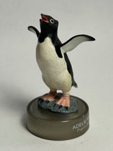 Cargar imagen en el visor de la galería, Adélie Penguin - Trading Figure - Miniature
