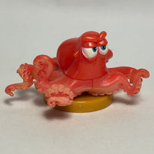 Cargar imagen en el visor de la galería, Finding Dory - Hank - Trading Figure - Choco Egg (40)
