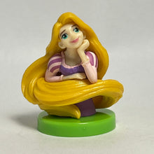 Cargar imagen en el visor de la galería, Tangled - Rapunzel &amp; Pascal - Trading Figure - Choco Egg (79)
