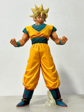 Load image into Gallery viewer, Dragon Ball Z - Son Goku SSJ - Master Stars Piece
