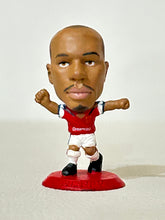 Cargar imagen en el visor de la galería, Corithian Miniatures - Thierry Henry (Arsenal) - Mini Figure

