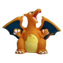 Cargar imagen en el visor de la galería, Pokémon - Lizardon / Charizard - Finger Puppet (BW)
